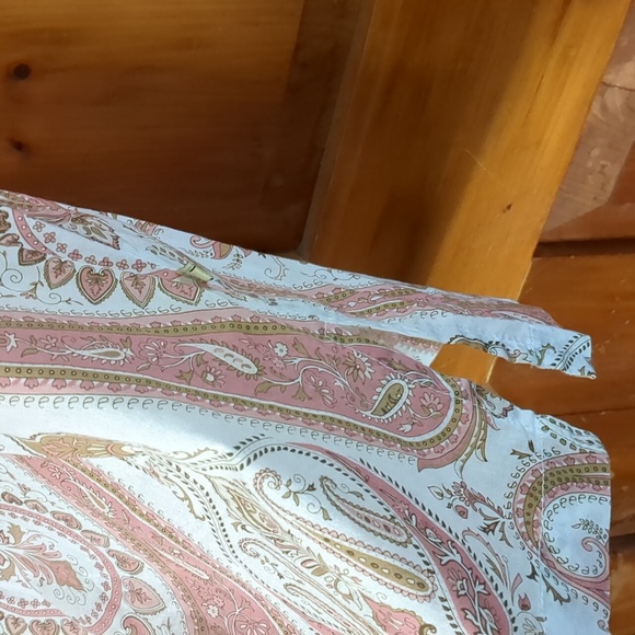 SPLIT* Paisley print 100% cotton cap sleeve side slit v neck lightweight blouse - Picture 4 of 9